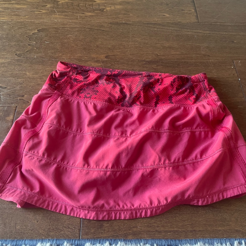 Red Lululemon skirt